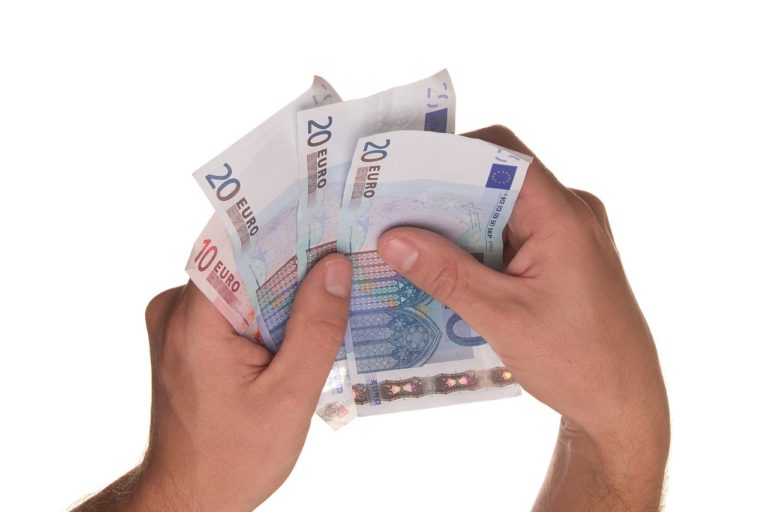 Ekspert finansowy – zalety korzystania z jego usług